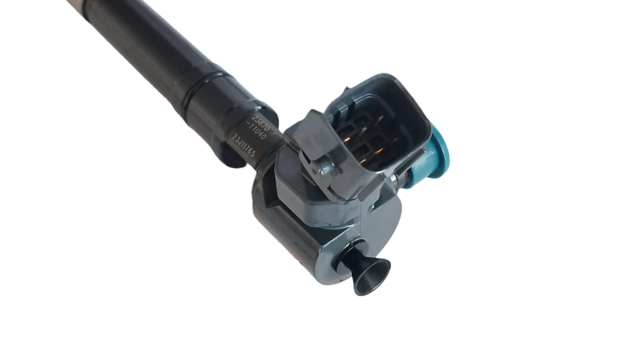 DENSO Common Rail Fuel Injector 23670-11040
