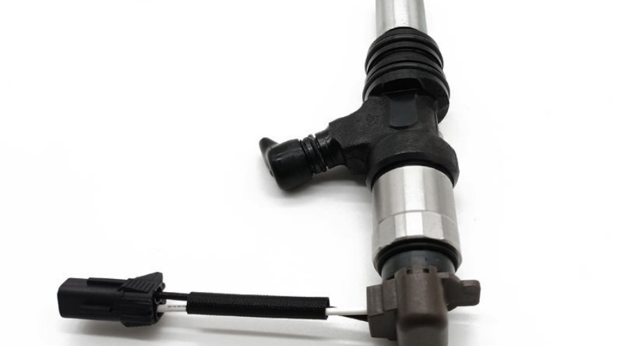 DENSO Common Rail Fuel Injector 095000-5450