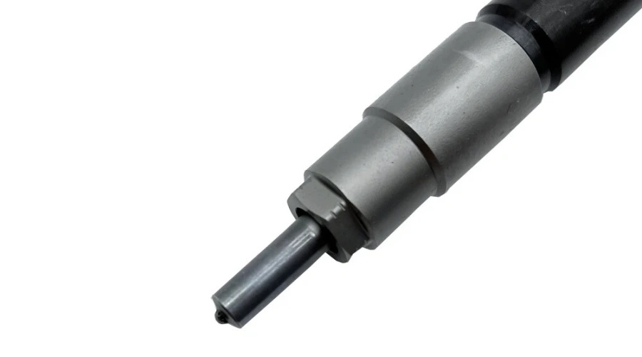 DENSO Common Rail Fuel Injector 23670-11050
