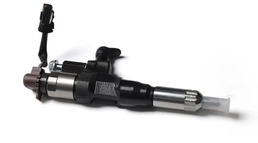 DENSO Common Rail Fuel Injector 095000-6590