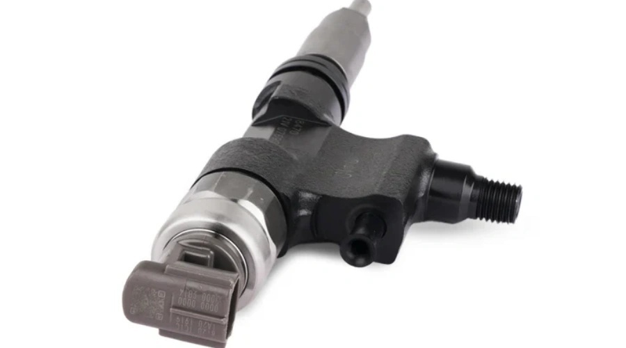 DENSO Common Rail Fuel Injector 095000-8470