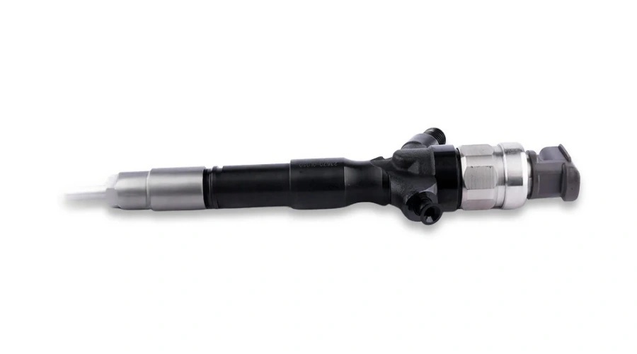 DENSO Common Rail Fuel Injector 095000-8220