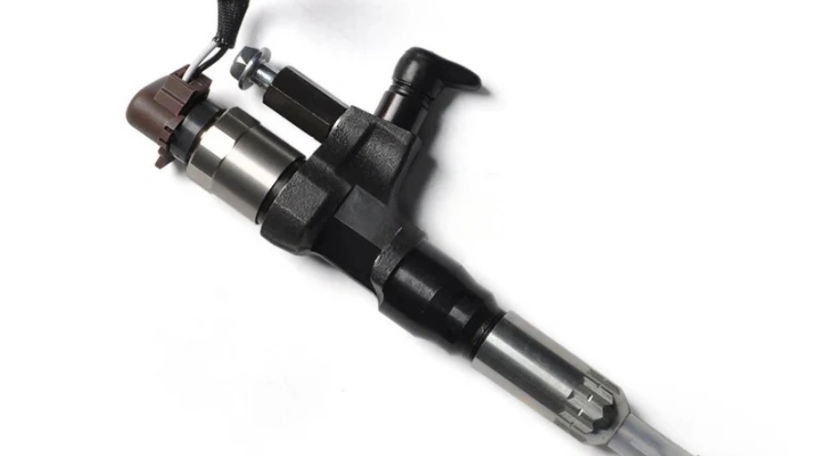 DENSO Common Rail Fuel Injector 095000-6590