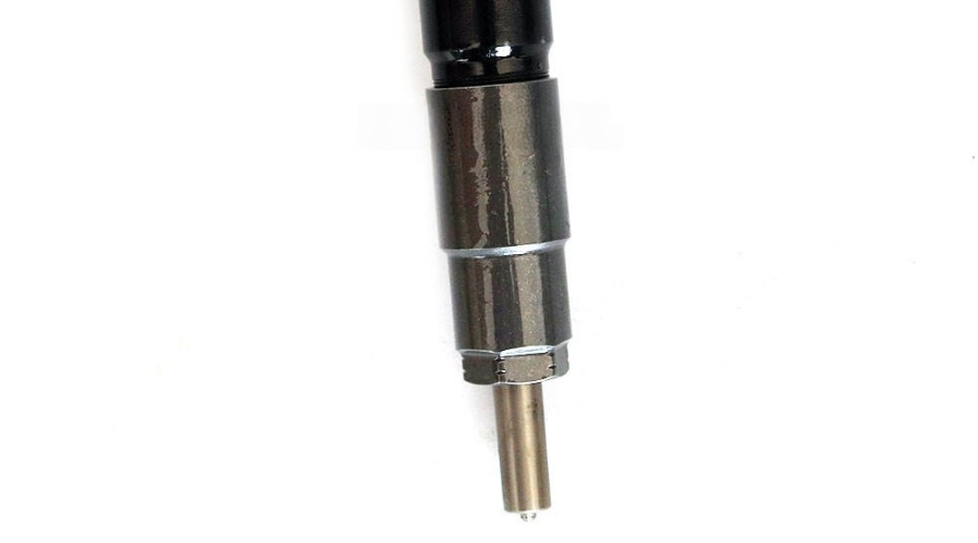 DENSO Common Rail Fuel Injector 23670-11010